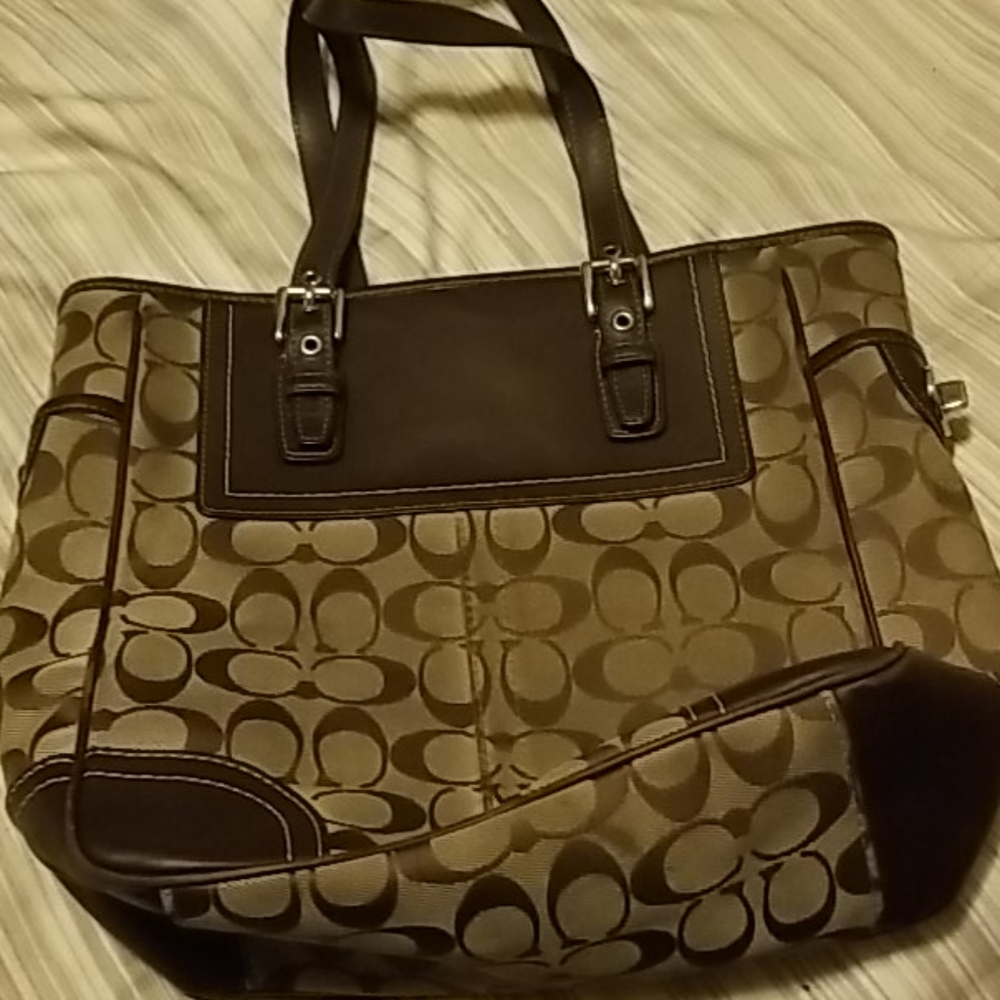 Coach Signature Logo Bucket Tote purse